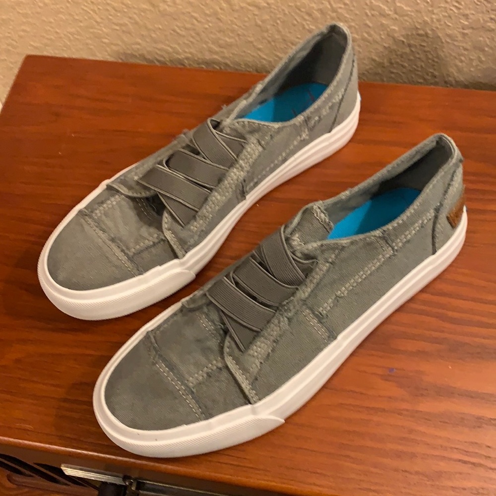 Blowfish Malibu Gray Sneakers
